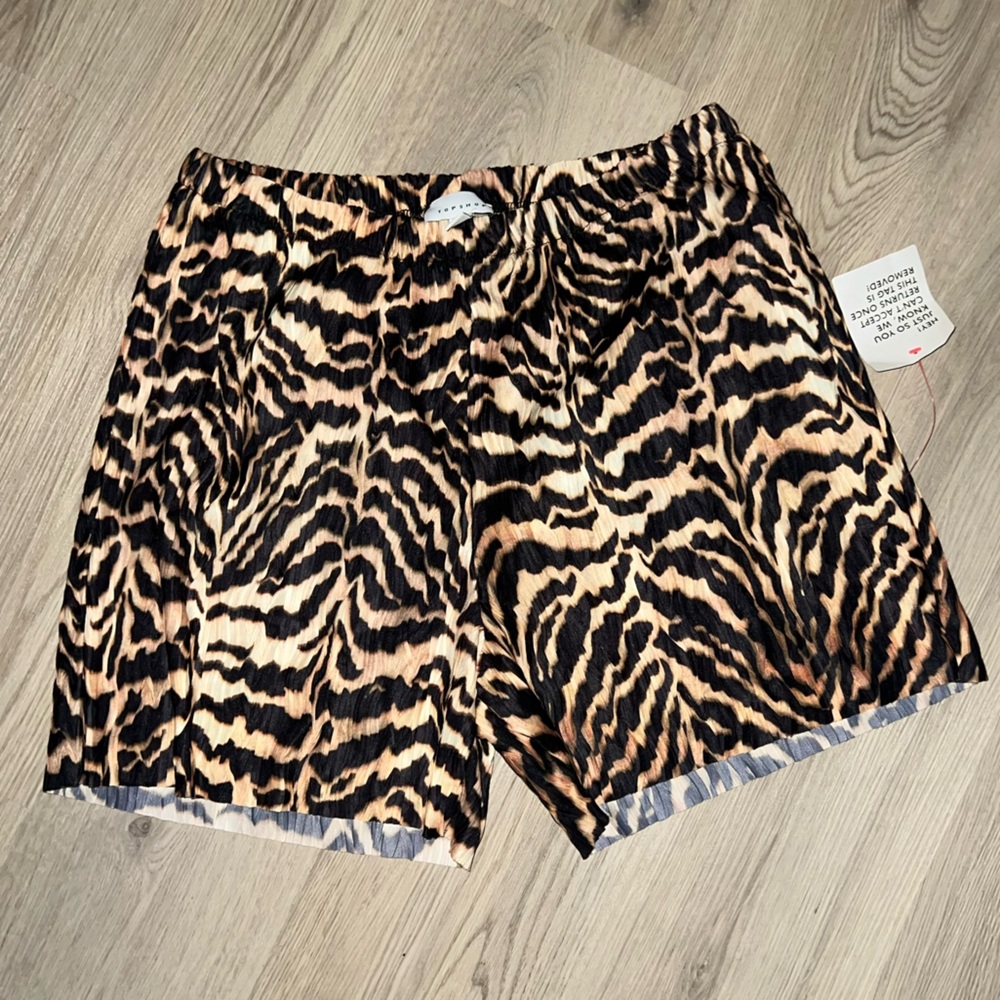 Topshop Zebra Tiger Print Plissé Shorts – Size US 8–10 – NWT